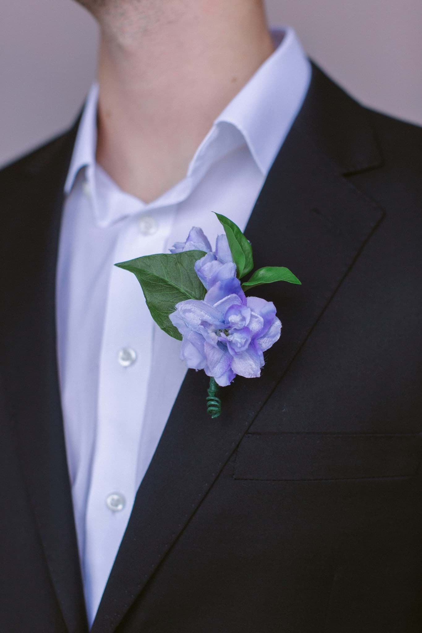 Picture of Millie Boutonniere (Delphinium) 