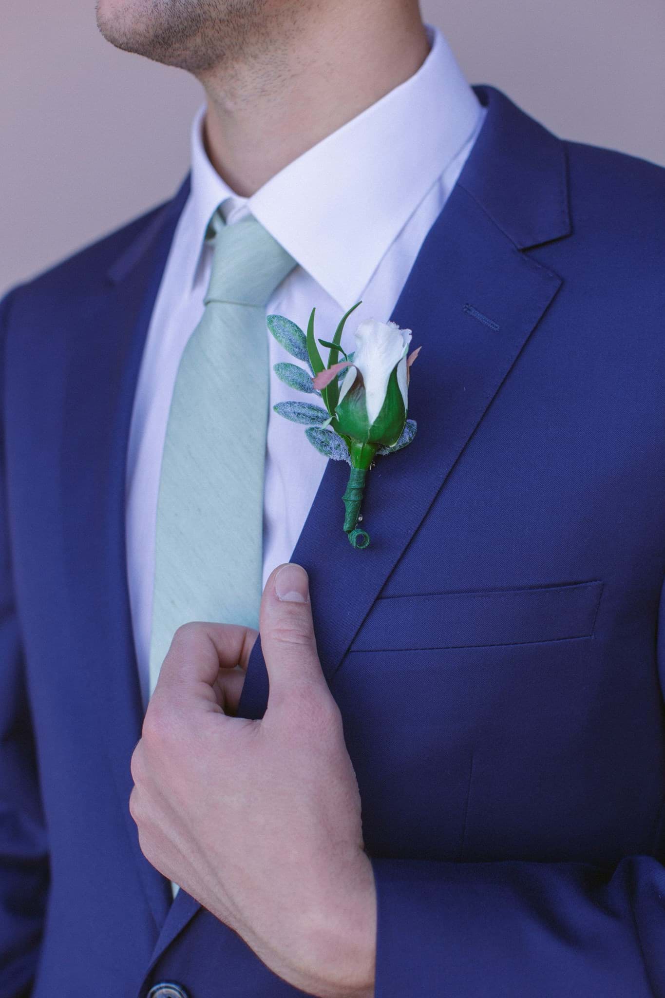 Picture of Jane Boutonniere (Rosebud)