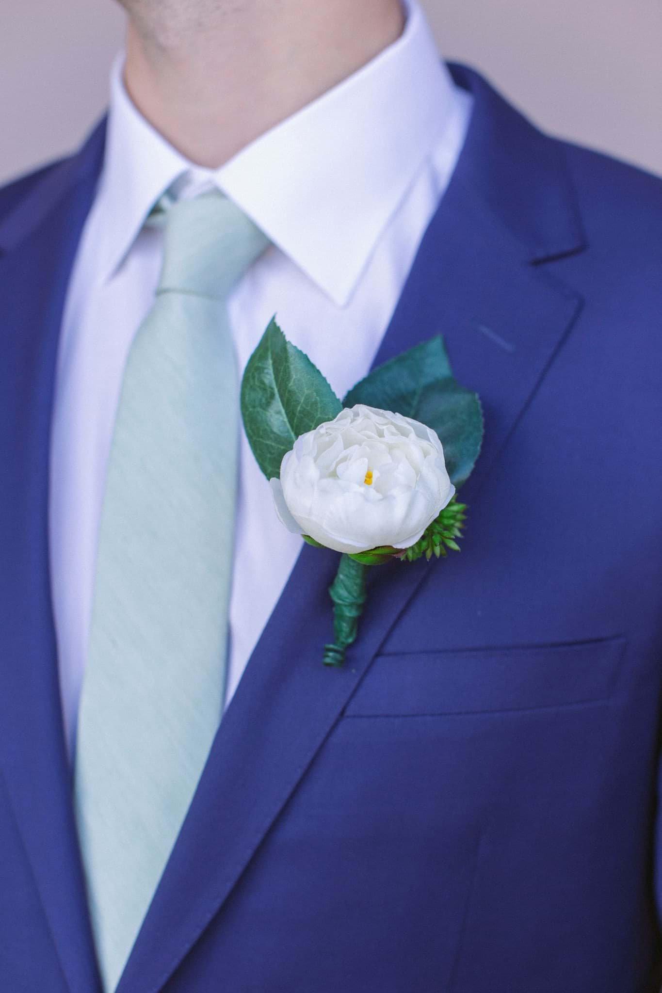 Picture of Shelbie Boutonniere (Large)