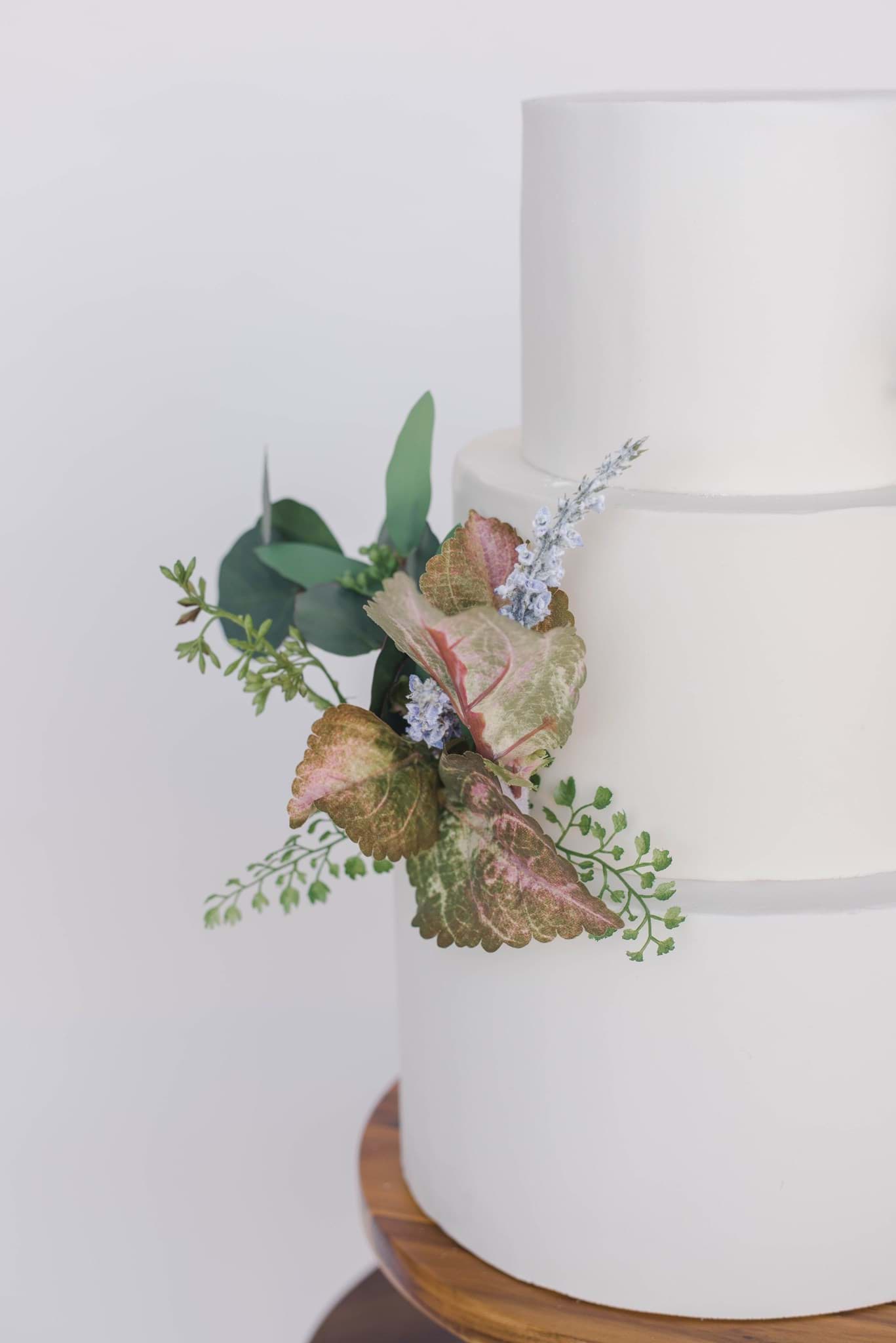 Picture of Laurel Cake Cluster