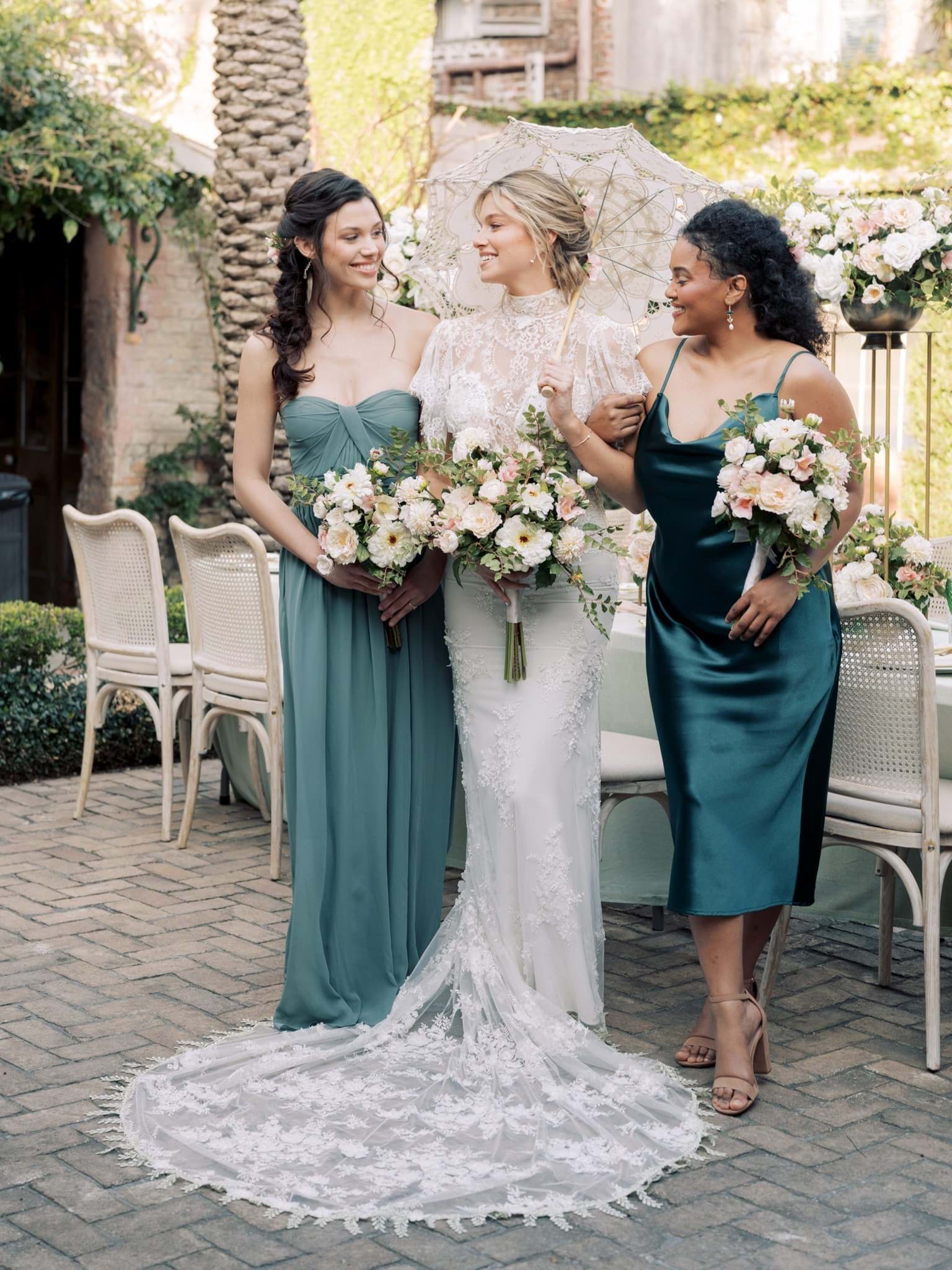 Picture of Bianca Bridal Bouquet (Garden-cut)