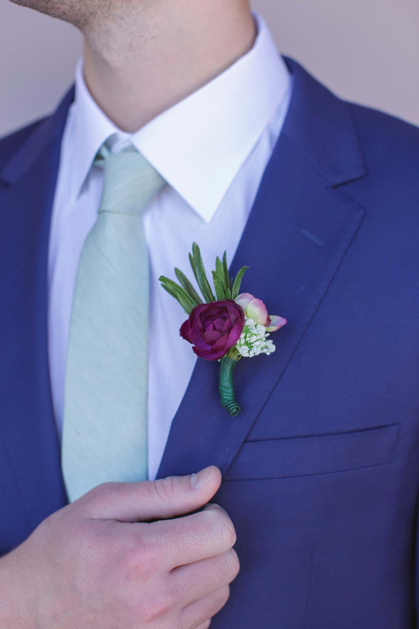 Picture of Kinsley Boutonniere (New)